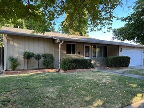 Building Photo - Charming Concord Gem! 3?Bed/2?Bath Single-...