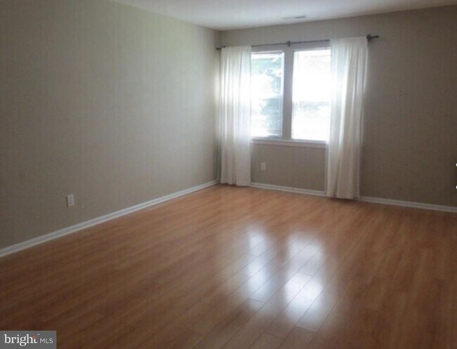 Building Photo - 526 Willow Turn