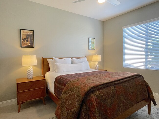 Guest Suite | Queen Mattress - 73670 Kandinsky Way