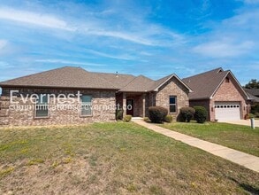 Building Photo - 120 Melville Dr