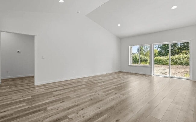 Building Photo - 718 Tigerlily St