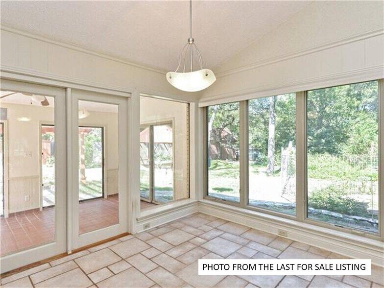 Building Photo - 12404 Deer Track