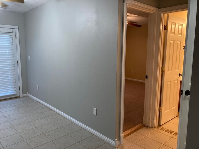 Building Photo - 121 Chevy Chase Pl
