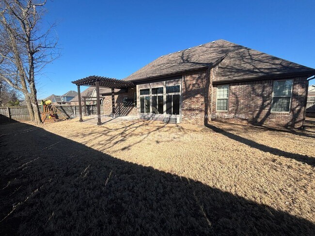 Building Photo - 1919 Sicily Ave