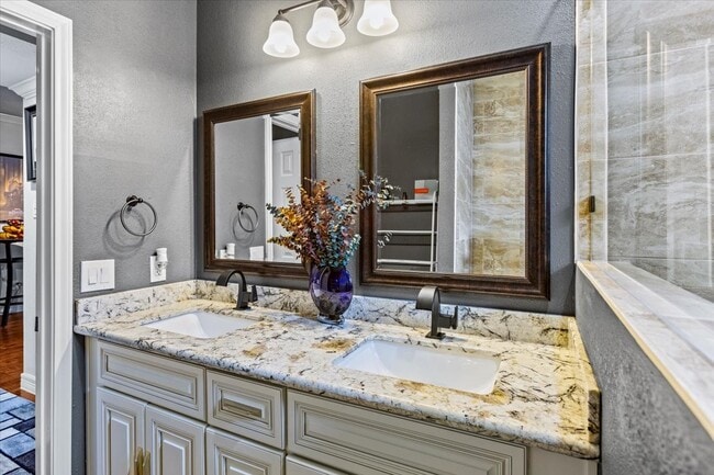 Building Photo - 3715 Avenue O 1/2