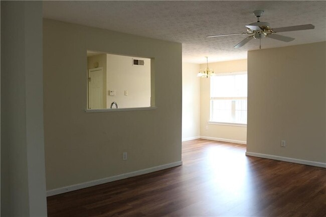 Building Photo - 910 Brushy Creek Ct