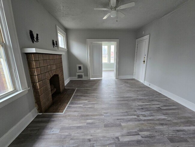 Building Photo - 579 Blair Ave