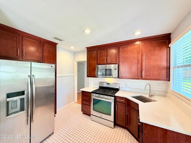 Building Photo - 1626 Charon Rd