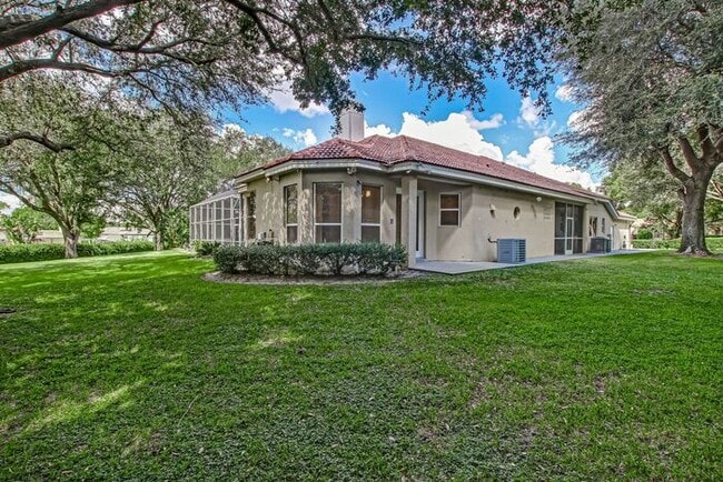 Building Photo - Stunning 5-Bedroom Pool Home on Nearly 2 Acres!