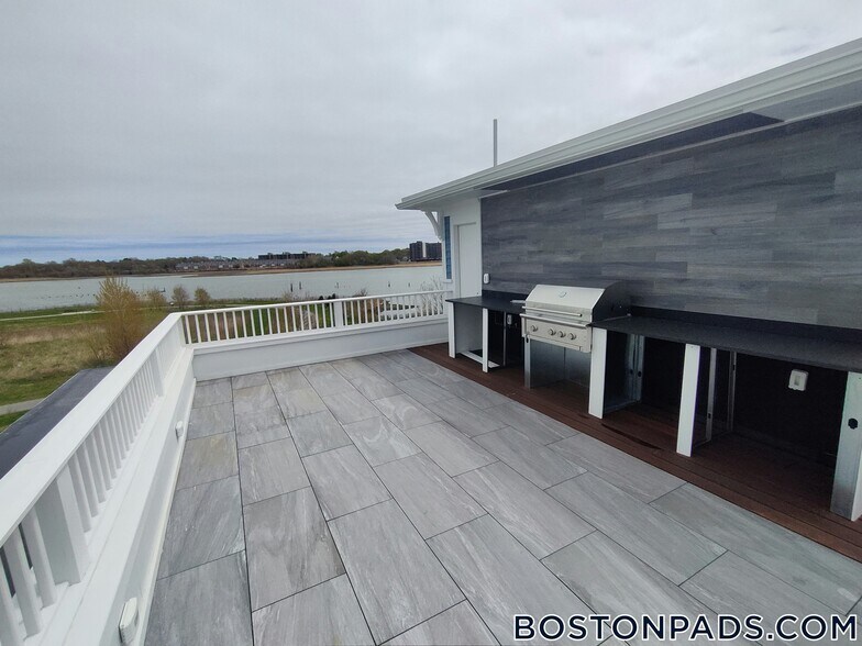 Building Photo - 54 Taylor St