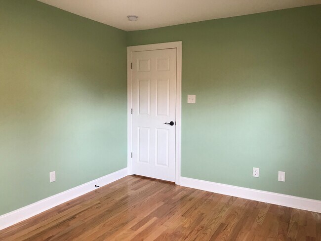 Building Photo - 1430 Simona Dr