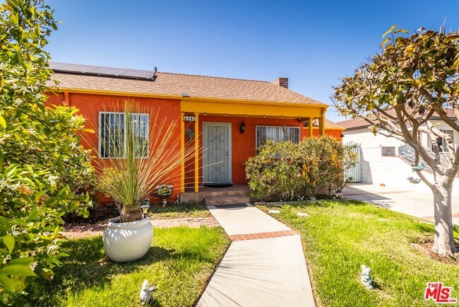Building Photo - 6445 Tujunga Ave