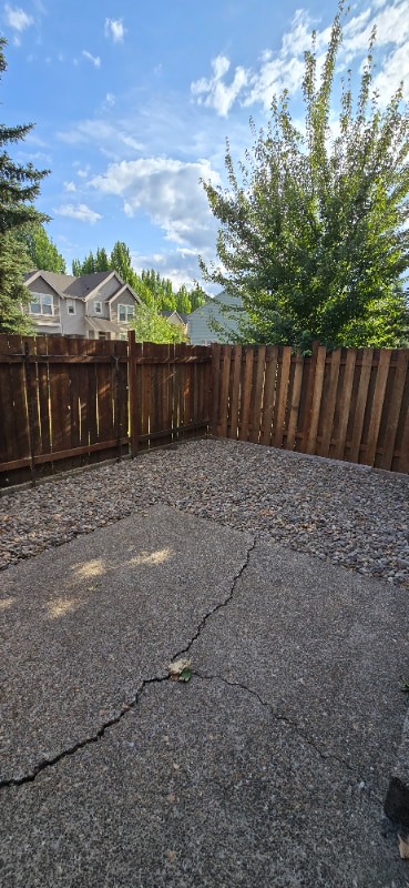 Building Photo - 18582 SW Takena Ct