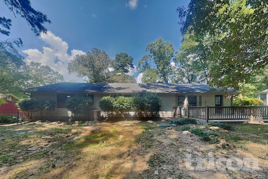 Building Photo - 2120 Lost Forest Ln SW