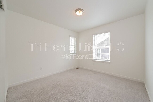 Building Photo - 17676 Olive St