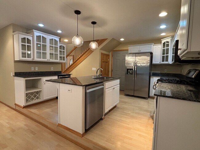 Building Photo - Beautiful Home on 1.2 Acres in Sandpoint