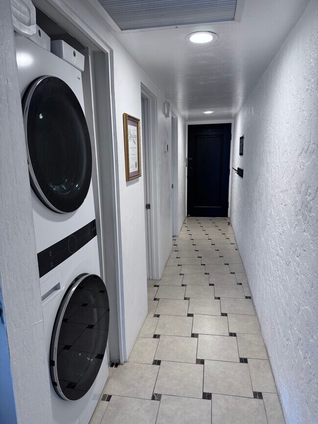 Building Photo - 75-6082-6082 Ali‘i Dr