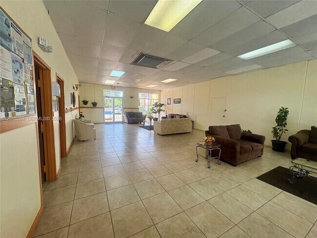 Building Photo - 4304 NW 9th Ave