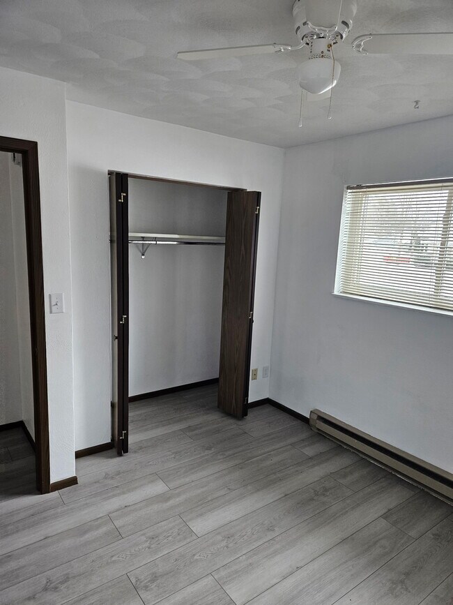 Building Photo - Woodridge Apartments- 1003