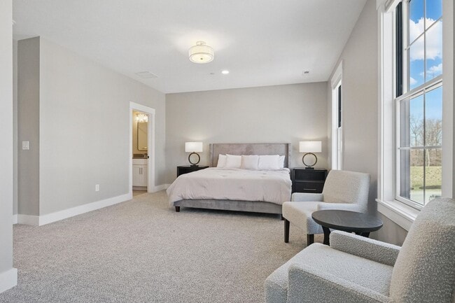 Building Photo - Luxurious, Fully Furnished Townhome       ...