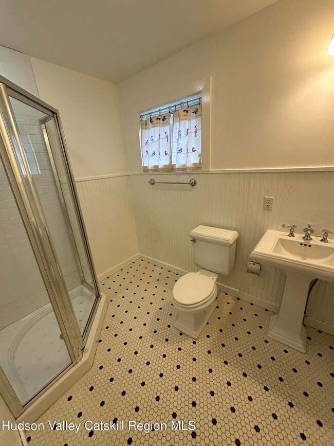 Building Photo - 85 Broadview Rd