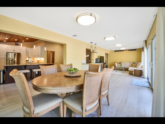 Building Photo - 451 N Lyra Cir