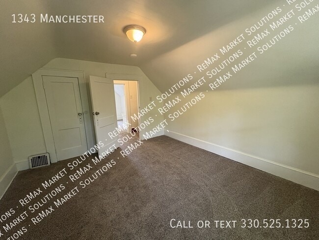Building Photo - 1343 Manchester-
