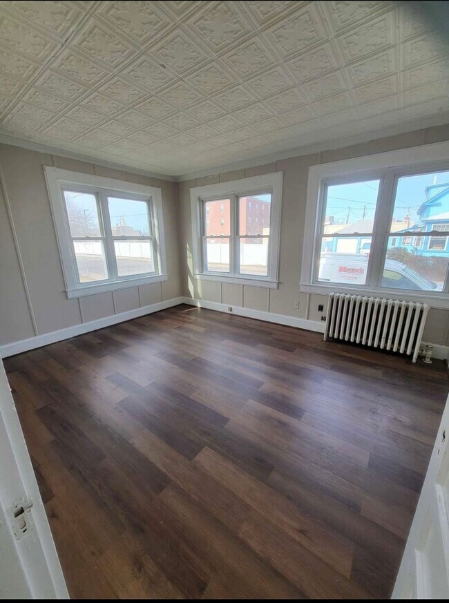 Building Photo - 22 Tyler St