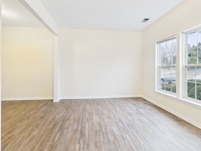 Building Photo - 5313 Golf Villa Ln