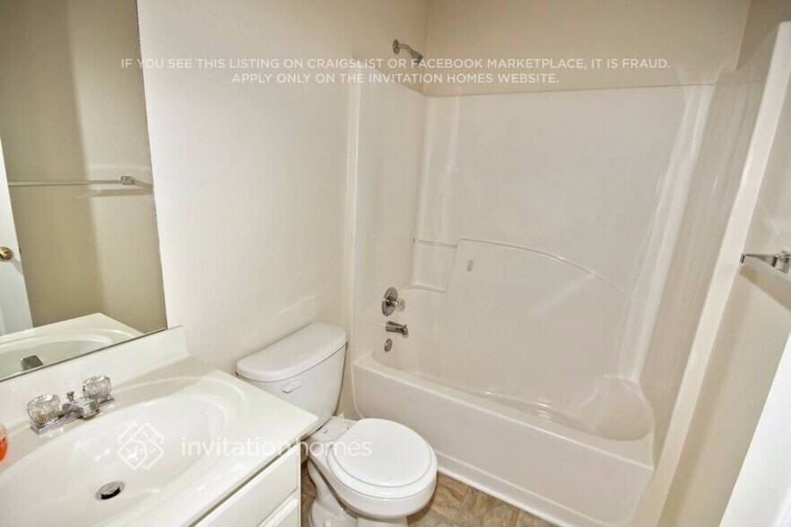 Building Photo - 4435 Ravenwood Dr