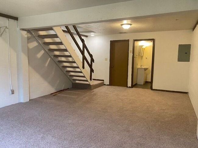 Building Photo - $1,300 | 2 Bedroom, 2.5 Bathroom Townhome | Pet Friendly | Available for July 1st, 2026 Move In!