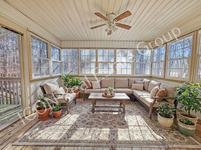 Building Photo - 3/2.5 home on large lot -Powder Springs