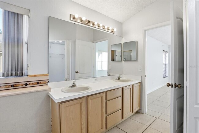 Building Photo - 5784 Donnelly Cir