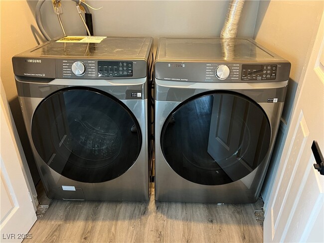 Building Photo - 3140 Hebard Dr