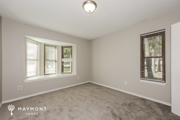 Building Photo - 1009 Woodridge Dr