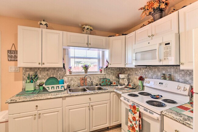 Building Photo - 1319 40th St