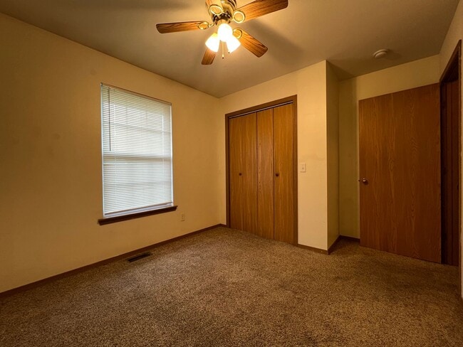 Building Photo - 1267 Pinhook Dr