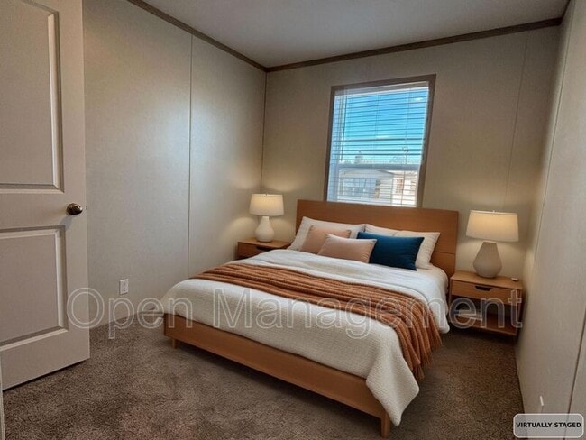 Building Photo - 725 S 12th St