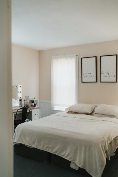 Building Photo - 181 Main St