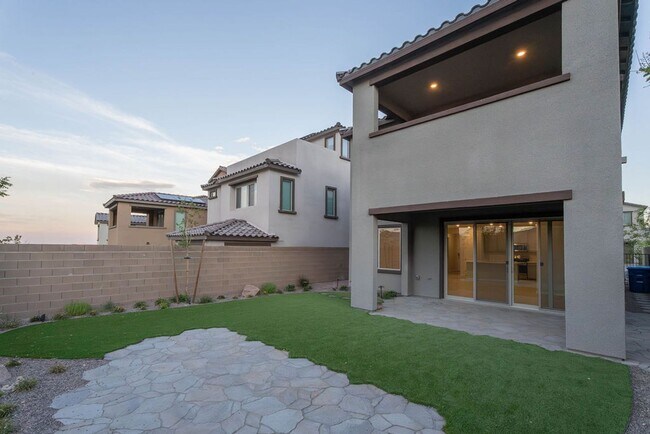 Building Photo - 11620 Desert Hollow Avenue