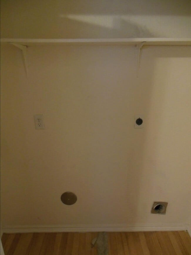 Building Photo - 4402 Jeff Scott Dr