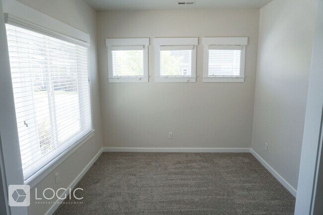 Building Photo - 15180 Gunpowder Ct