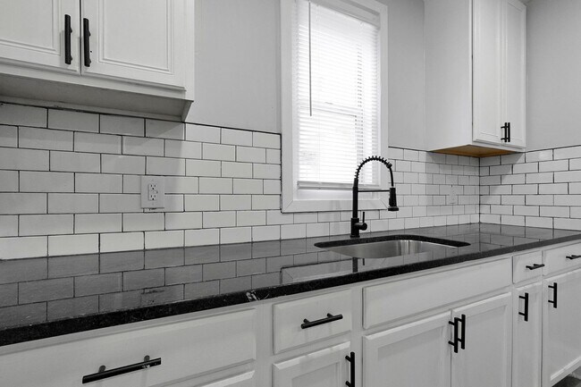 Building Photo - 1867-1869 Cleveland Ave