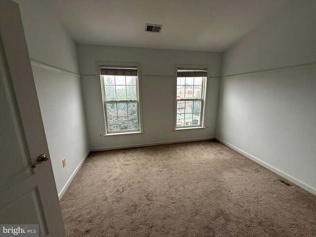 Building Photo - 2833 Grace Forest Pl
