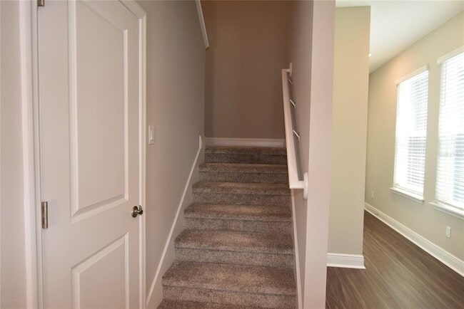 Building Photo - 7067 Carrickbend Ln