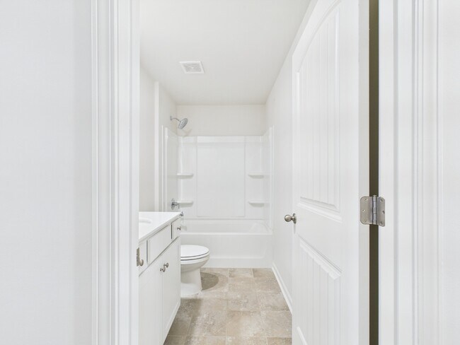 Building Photo - 3 Bed, 3.5 Bath, Finished Basement room, 2 car garage, walkable to Woodstock Middle and High scho...