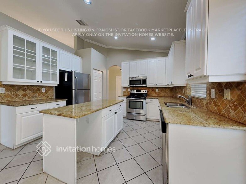 Building Photo - 7613 Colony Lake Dr