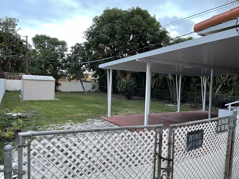 Building Photo - 51 SW 59th Ave