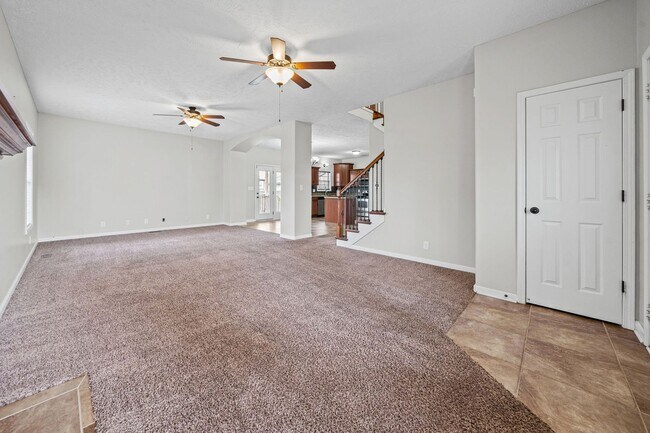 Building Photo - Beautiful, Large Home Close to Ft. Campbell and I24