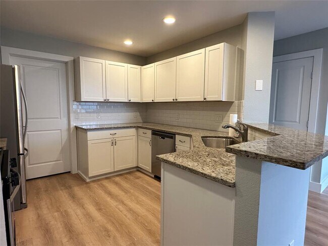 Building Photo - 7217 Aldea Dr